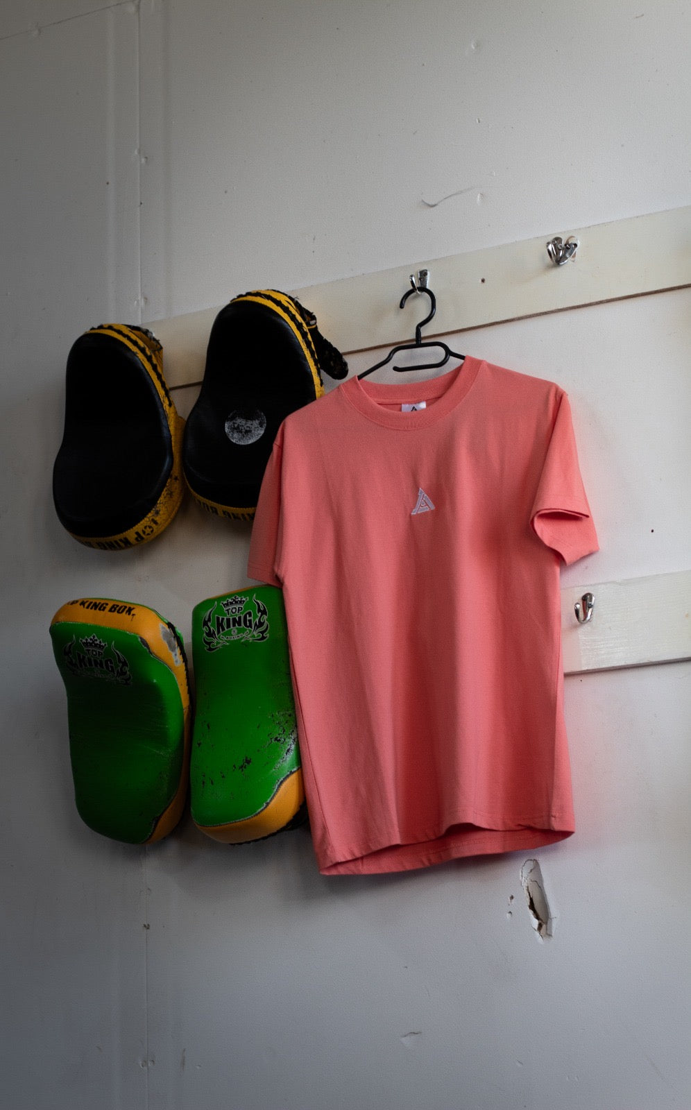 CORAL TRAINING TEE (UNISEX)